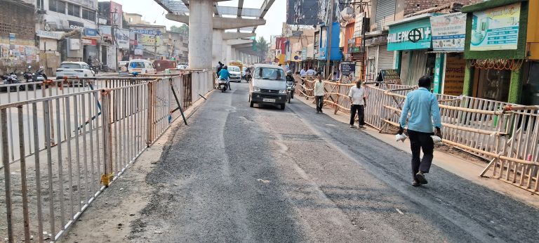 पीएम के कार्यक्रम को लेकर रातू रोड सड़क को दुरुस्त कराया
