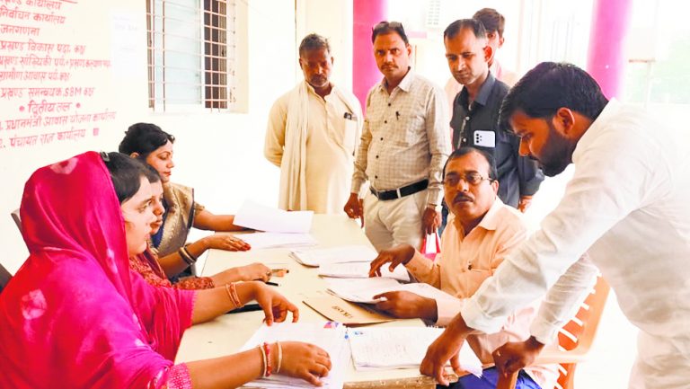 जिले के छह प्रखंडों के पैक्स अध्यक्ष के 49 व सदस्य पद के लिए दाखिल हुए 101 नामांकन प्रपत्र