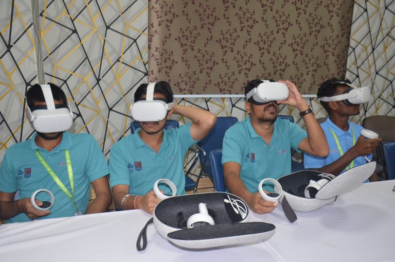 Rourkela News: आरएसपी की वर्चुअल लैब में डिजिटल वॉकथ्रू से स्टील बनाने की प्रक्रिया को समझ रहे प्रशिक्षु