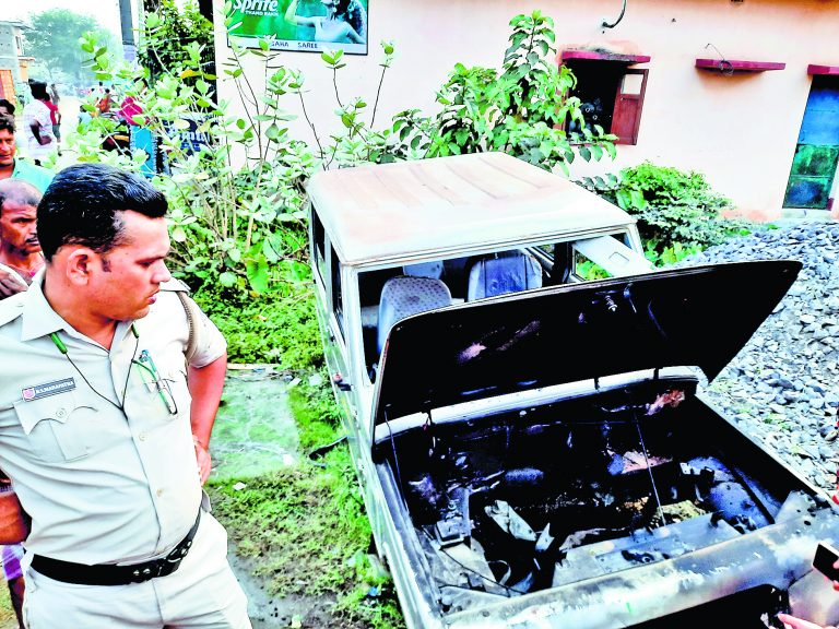 स्क्रैप वाहन में खेलते समय आग की चपेट में आकर चार बच्चे हुए घायल