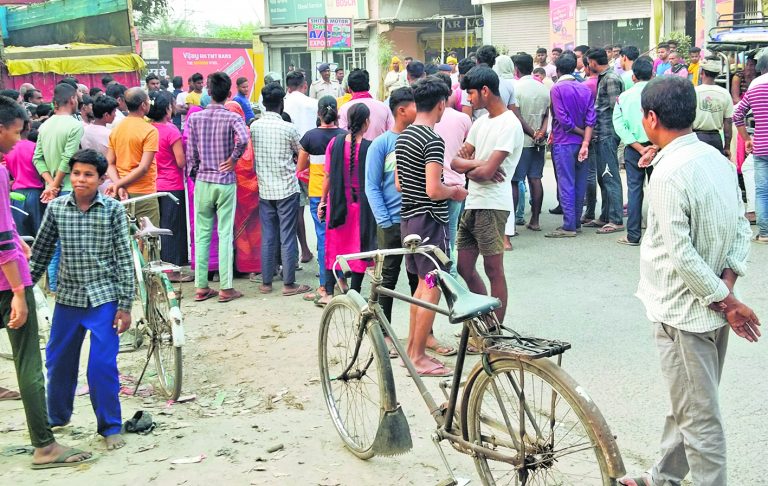 Saran News: कॉलेज से लौट रही स्नातक की छात्रा की ट्रक से कुचल कर मौत