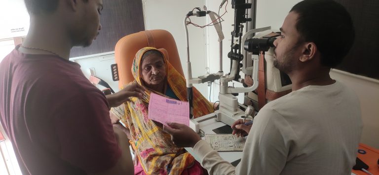 नेत्र जांच शिविर में 80 लोगों ने करायी जांच, 12 का होगा ऑपरेशन