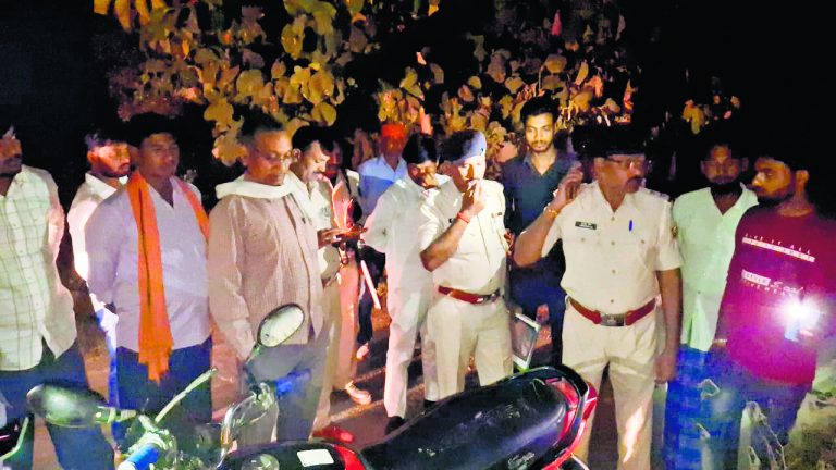 siwan news : दो बाइकों की टक्कर में दो युवकों की गयी जान, तीन की हालत गंभीर