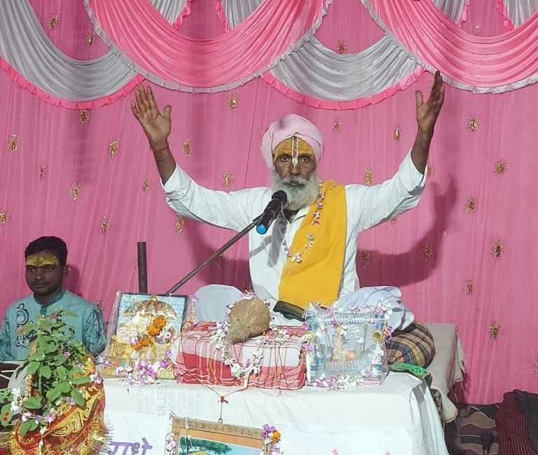 संतानों को बालपन से दें धर्म की शिक्षा: महंत गंगाधर