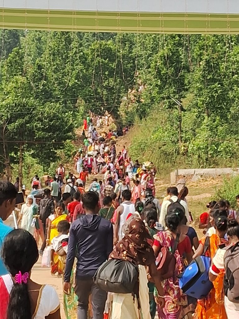 Bokaro News : लुगुबुरु घंटाबाड़ी धोरोमगाढ में श्रद्धालुओं का हुआ जुटान