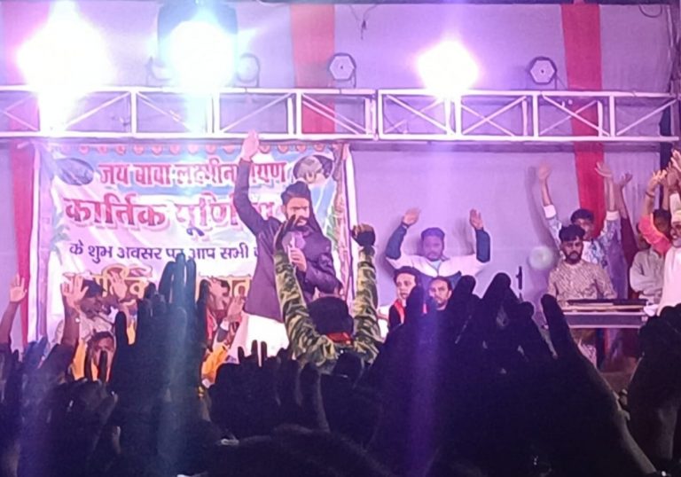 जागरण कार्यक्रम में रात भर झूमते रहे लोग