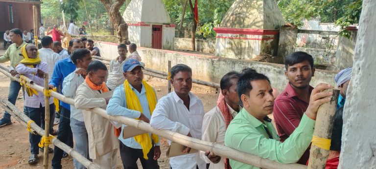 नामांकन के पहले दिन 27 लोगों ने भरा पर्चा