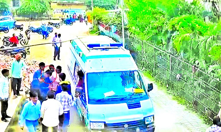 Bokaro News : कुचलने से बाल-बाल बचे सदर के डीएस