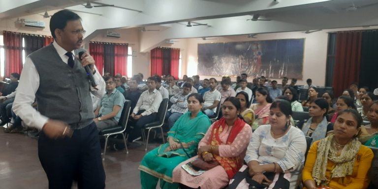 Bokaro News : बच्चों के साथ ज्यादा से ज्यादा इंटरेक्शन रखें : सूरज शर्मा