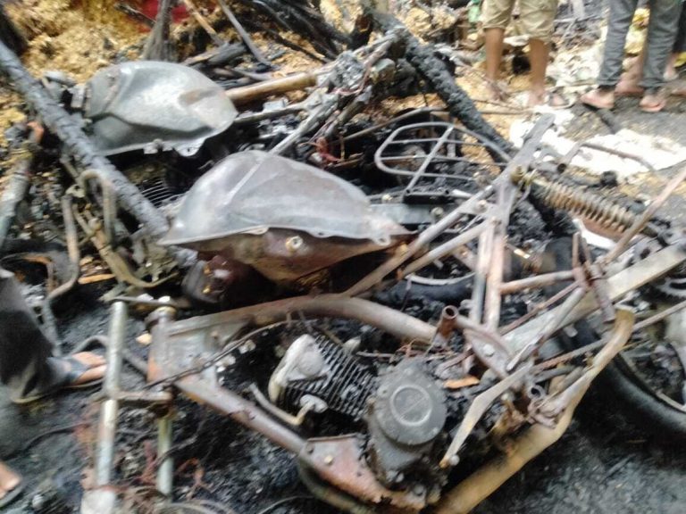 शाॅर्ट सर्किट से लगी आग में लाखों की संपत्ति जलकर हुई राख