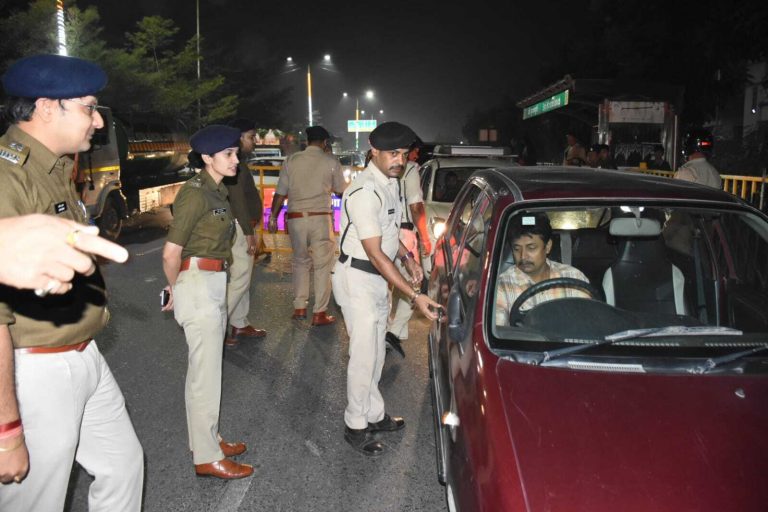 Patna News : वाहन चेकिंग में कार से 19 लाख रुपये बरामद, व्यक्ति से पूछताछ