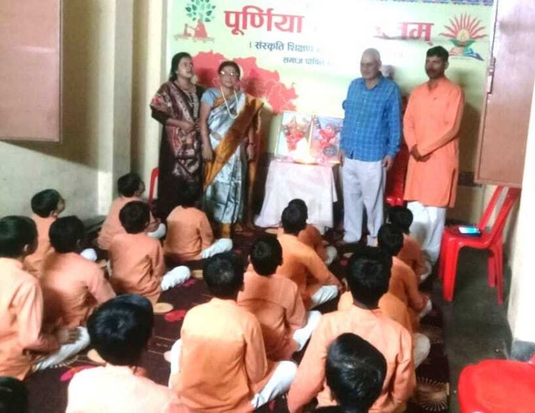 पूर्णिया गुरुकुलम में मनायी गई रानी लक्ष्मीबाई की जयंती