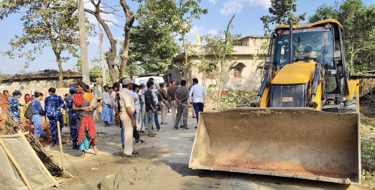 सरकारी जमीन को प्रशासन ने कराया अतिक्रमण मुक्त