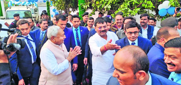 hajipur news. जदयू प्रदेश अध्यक्ष के घर कार्यक्रम में शामिल हुए मुख्यमंत्री नीतीश