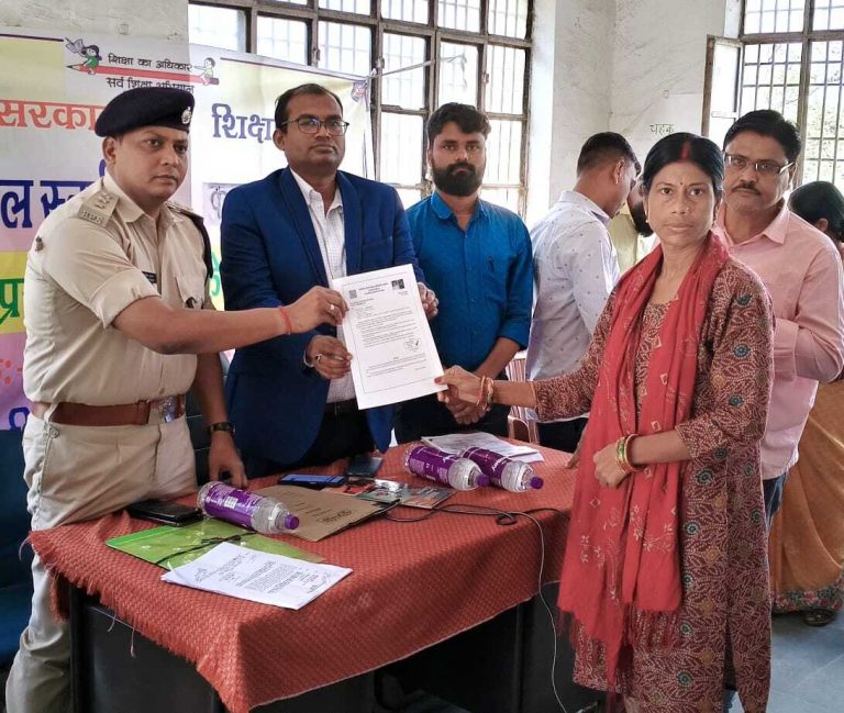 एसडीओ ने शिक्षकों को दिया नियुक्ति पत्र