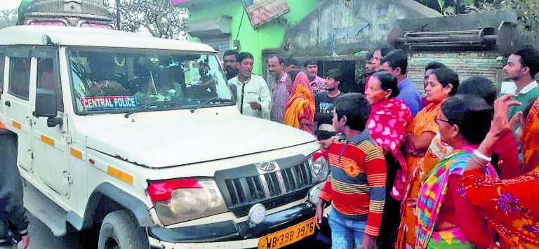 नारायणकुड़ी ओसीपी में ब्लास्टिंग के खिलाफ ग्रामीणों का चक्काजाम