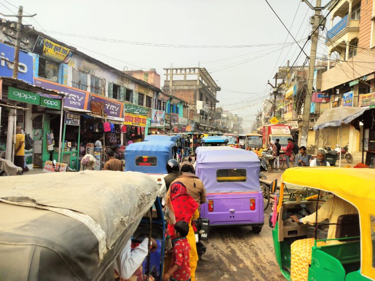 नगर परिषद की अनदेखी की वजह से जाम से आमजन परेशान