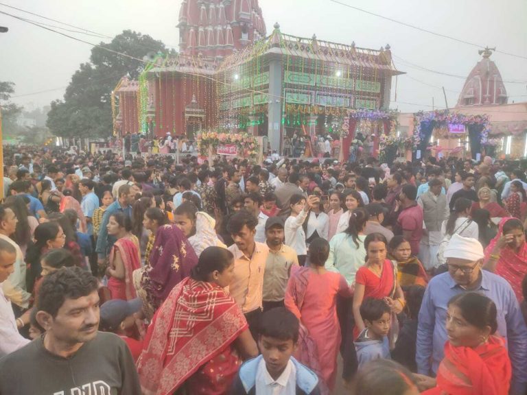 Darbhanga News: शहर की सभी सड़कें मुड़ गयीं श्यामा धाम की ओर