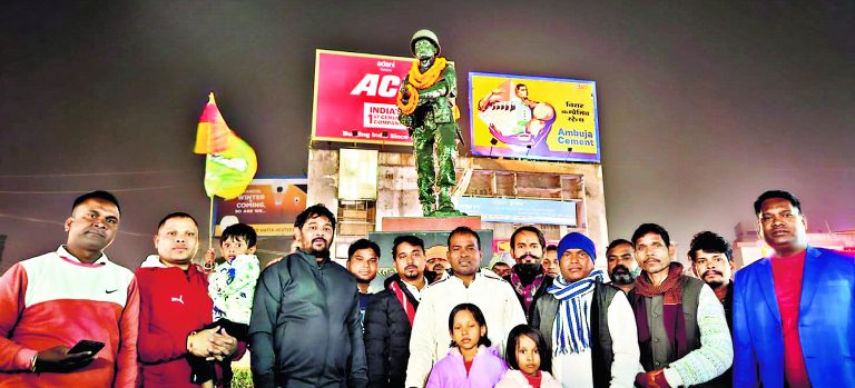 जेएलकेएम ने अलबर्ट एक्का चौक पर मनाया जश्न
