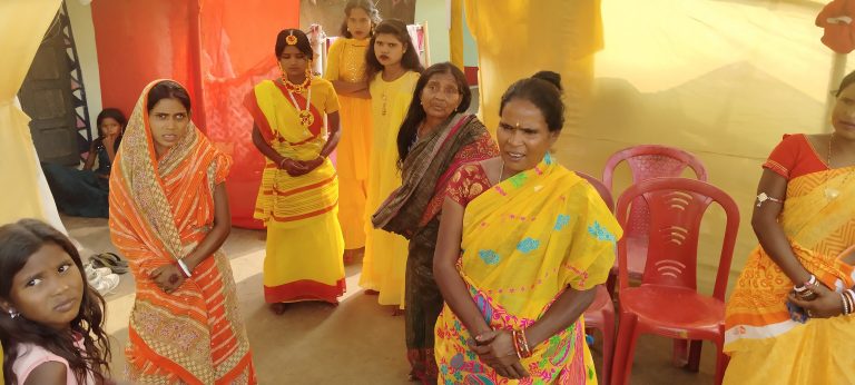 विजय जुलूस ने आदिवासी गुरु की अनाथ बेटी की शादी में डाला खलल