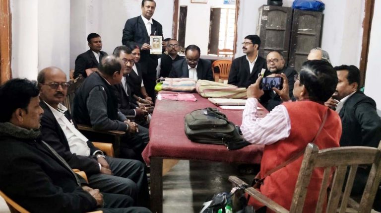 संविधान की रक्षा करना हमारा दायित्व