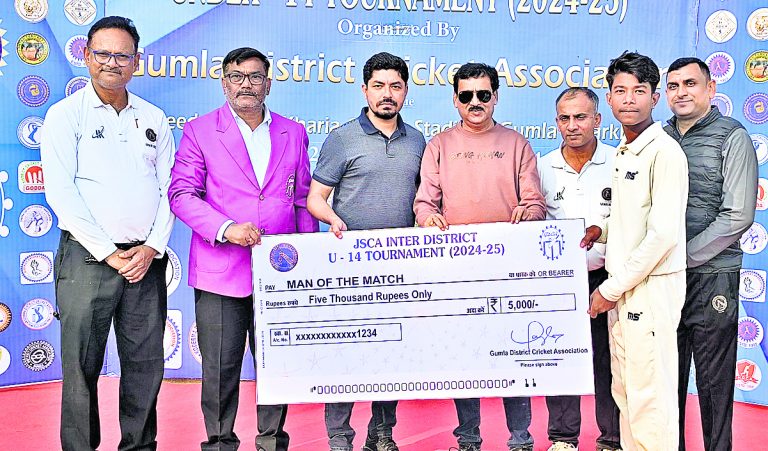 Cricket : अकेले सूरज के प्रदर्शन से कोडरमा से हारा पाकुड़
