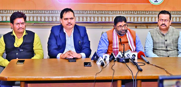 Ranchi news : झारखंड को बंगाल बनाने की भूल न करे झामुमो : रविंद्र राय
