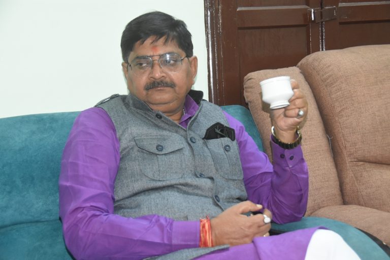 DHANBAD NEWS : विधायक राज सिन्हा ने गिनायीं प्राथमिकताएं, कहा- शिक्षा, रोजगार के लिए पलायन पर रोक लगाने का करेंगे गंभीर प्रयास