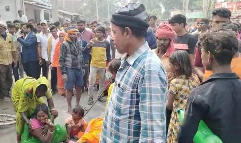 तेज रफ्तार हाइवा ने मजदूर को रौंदा, मौके पर मौत, विरोध में सड़क जाम