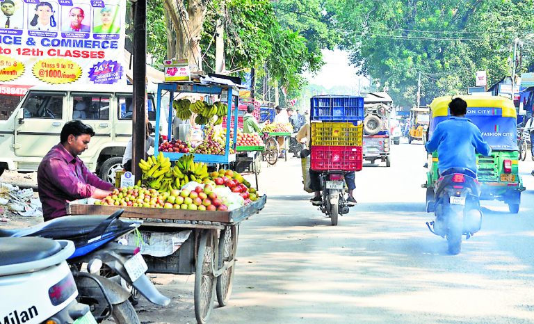 Ranchi News : जहां से हटा था अतिक्रमण, वहां फिर सज गयी दुकानें
