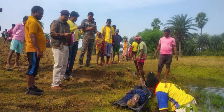 बुजुर्ग व्यक्ति का शव जोरिया से बरामद, पहचान नहीं