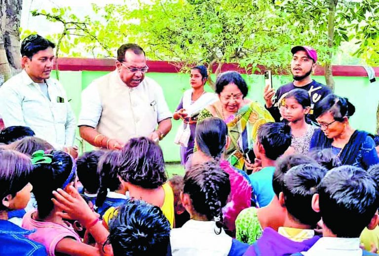 रेड लाइट इलाके में यौनकर्मियों के बच्चों के लिए खुला स्कूल