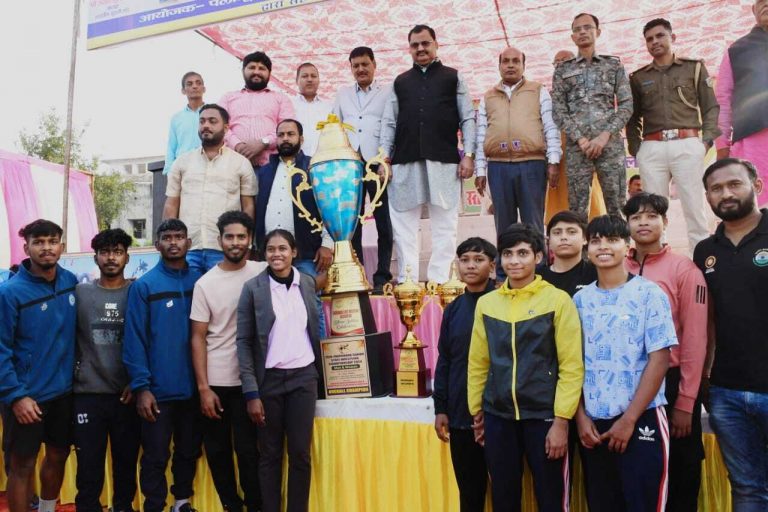सीनियर स्टेट कुश्ती के दो वर्गों में जेएसएसपीएस की टीम चैंपियन
