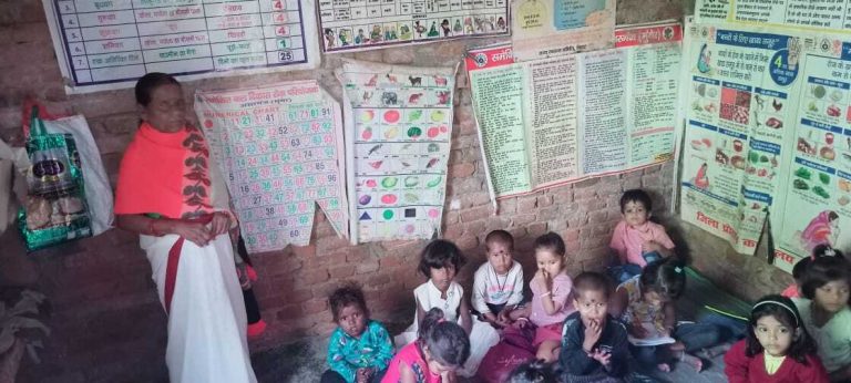 नौनिहालों को आंगनबाड़ी केंद्र पर नहीं मिला नाश्ता