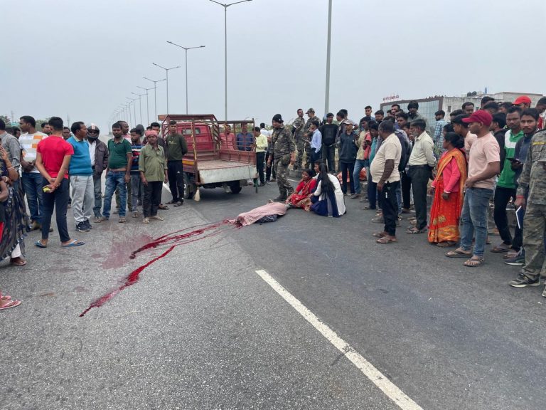 सड़क हादसे में युवक  की मौत
