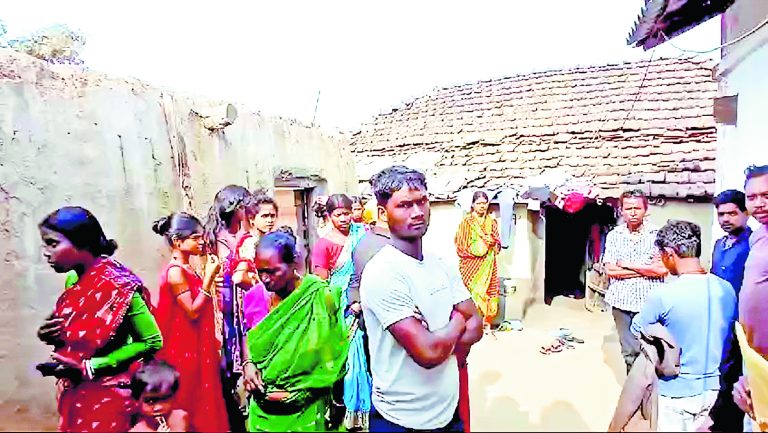 तीन गांव के एक का भी नाम आवास योजना में नहीं