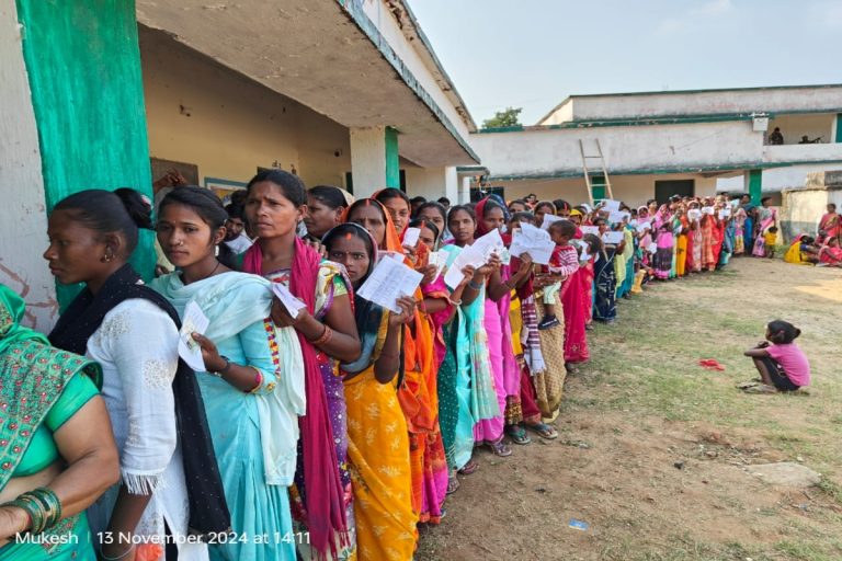 Jharkhand Election 2024: दूसरे चरण में 38 सीटों पर वोटिंग जारी, सुरक्षा की चाक चौबंद व्यवस्था