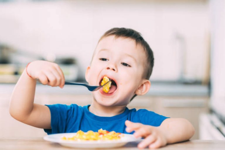 Parenting Tips: आपके बच्चों के दिमाग को पावरफुल बनाते हैं ये चीजें, आज ही डायट में करें शामिल