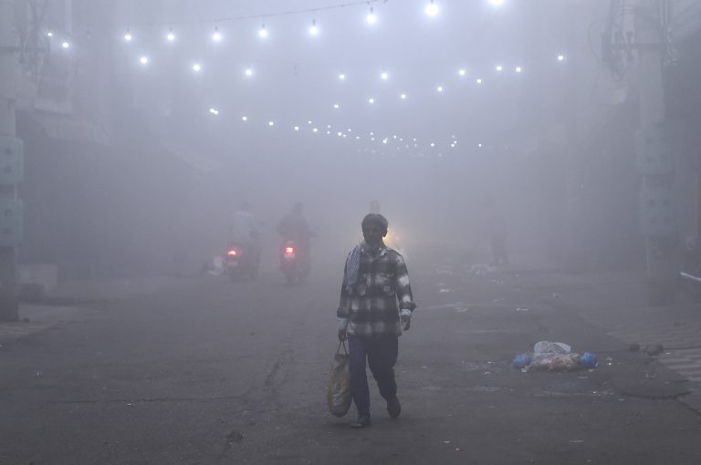 Cold Wave: उत्तर भारत में शीतलहर का प्रकोप, बढ़ी ठिठुरन, बिहार-झारखंड समेत इन राज्यों में गिरेगा पारा
