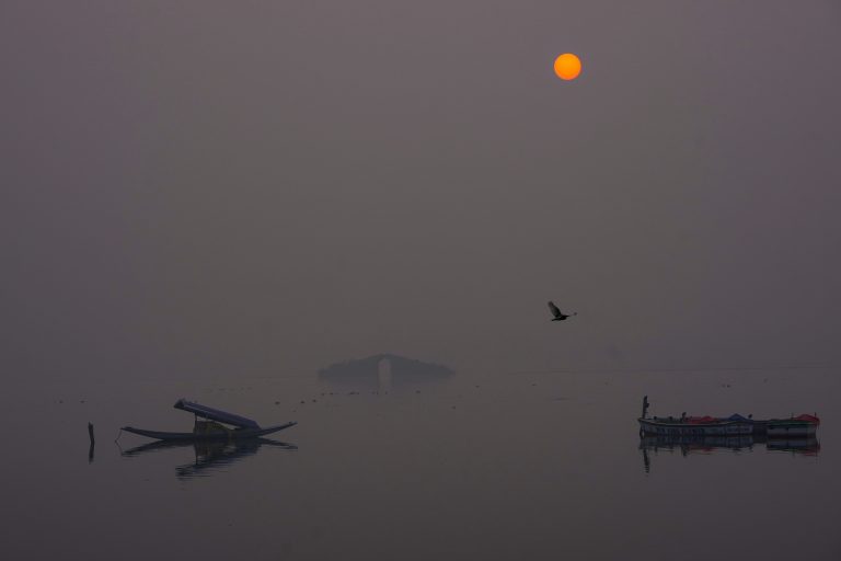 Weather Forecast: 26, 27 और 28 दिसंबर को ठंड और बर्फबारी के बीच होगी बारिश, जानिए अगले 3 दिन कैसा रहेगा मौसम