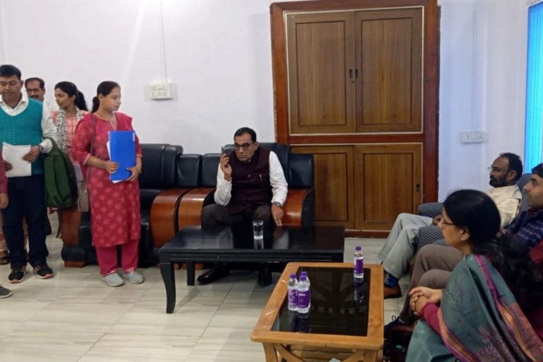BRABU: विश्वविद्यालय में छात्रों ने खोला परीक्षा परिणाम और प्रमाणपत्रों का पेंच, सुनाई समस्याएं