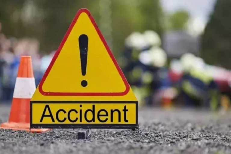 Patna News: पटना में हाईवा से कार की जोरदार टक्कर, नवादा जा रहे दो डॉक्टर की मौत