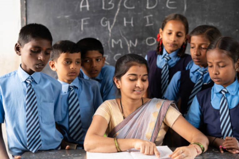 Bihar Teacher News: बिहार में शिक्षकों के लिए बड़ी खबर, अगर ये गलती की तो होगी FIR, जल्दी पढ़ें