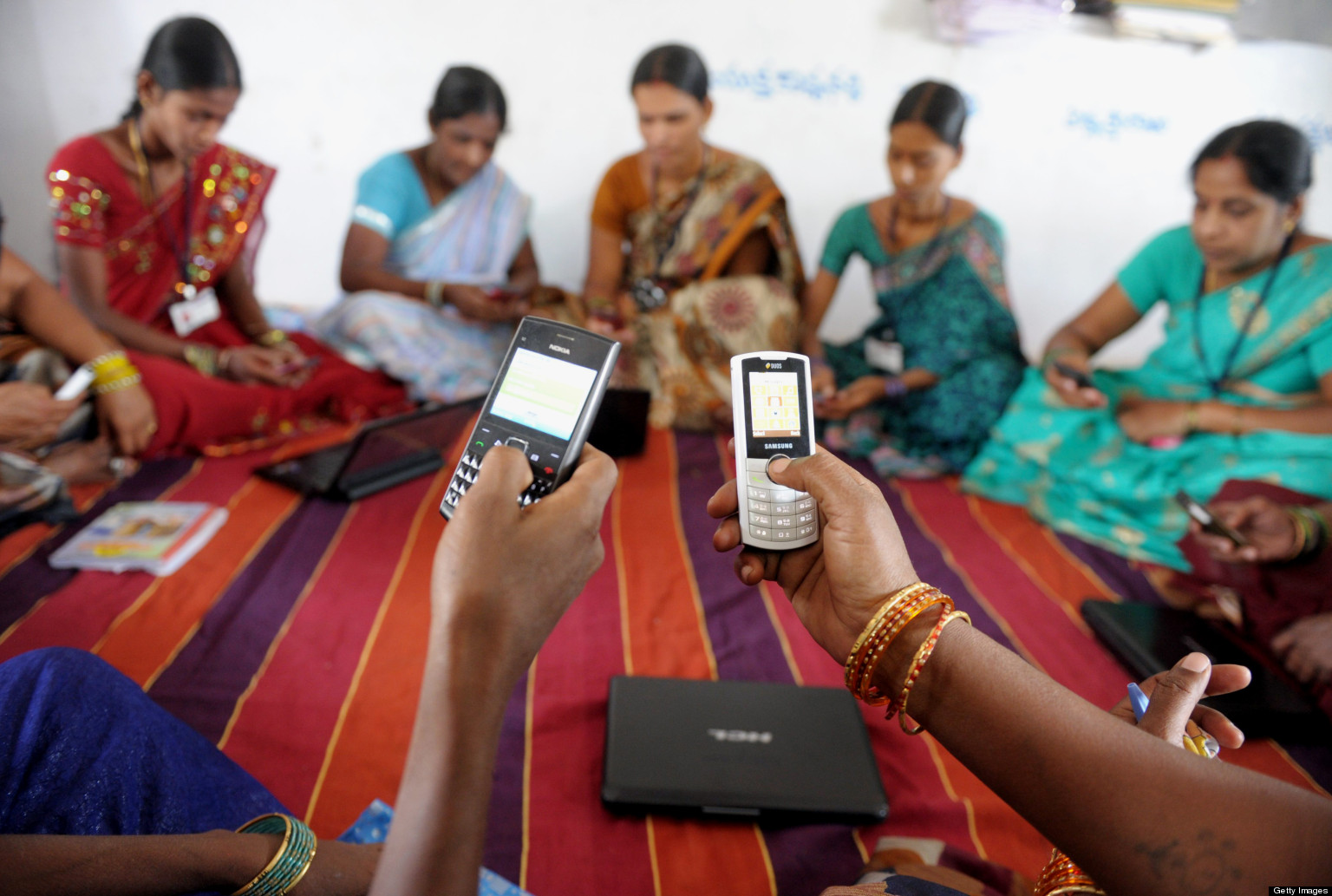 Bihar villagers with mobile phones