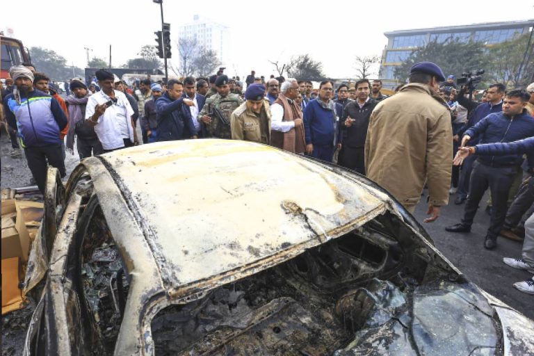 Jaipur Ajmer Accident : आग से लिपटा शख्स सड़क पर दौड़ रहा था, स्कूल वैन के ड्राइवर ने दिल दहलाने वाली बात बताई