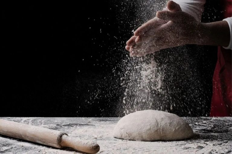 Leftover Dough : अगर आप भी फ्रिज में रखते हैं बचा हुआ आटा, तो यह आपके लिये हो सकता है हानिकारक