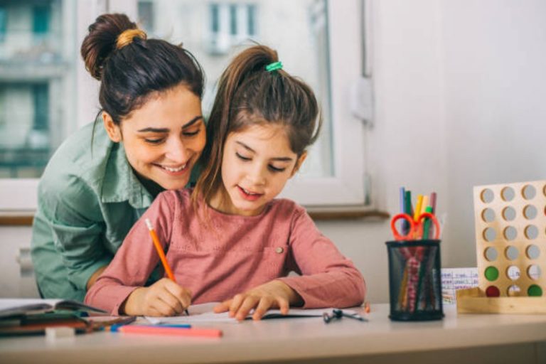 Parenting Tips : चाहते है बच्चा हो पढाई में होशियार, फॉलो करें ये 5 टिप्स