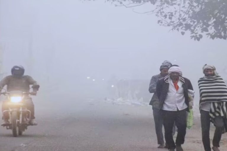 पश्चिमी विक्षोभ से ठंड बढ़ी, देश के कई राज्यों में बारिश और बर्फबारी का अलर्ट
