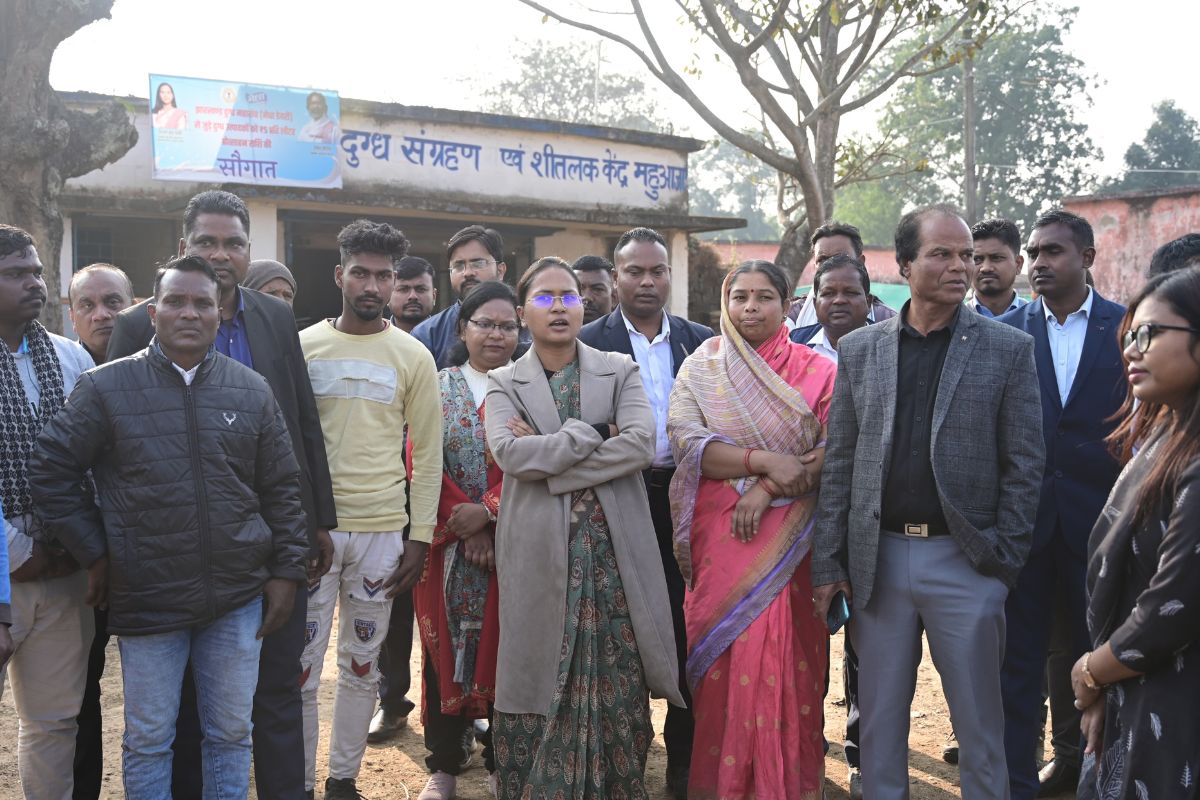 Shilpi Neha Tirkey: रांची के मांडर इलाके में किसानों के साथ मंत्री शिल्पी नेहा तिर्की