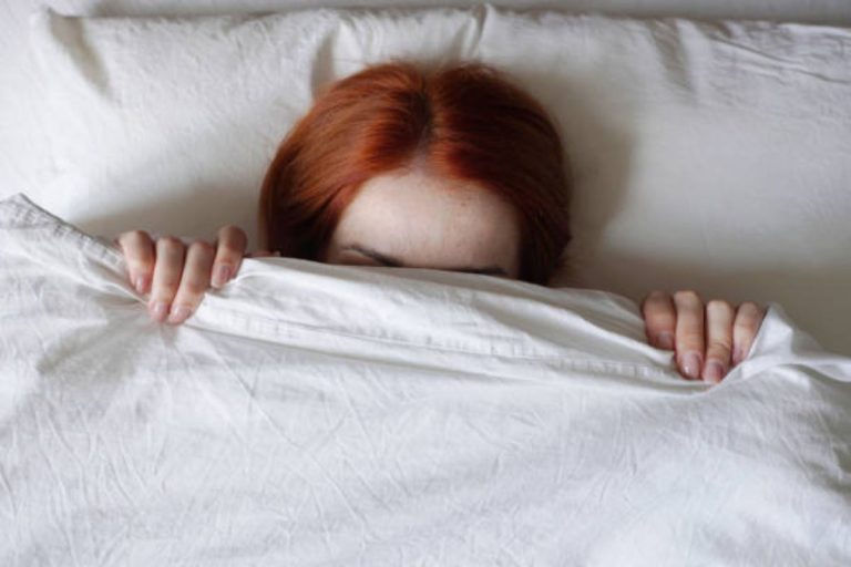 Winter Care Tips: रजाई में मुंह ढक कर सो रहे हैं तो हो जाएं सावधान, हो जाएंगी ये गंभीर बीमारियां